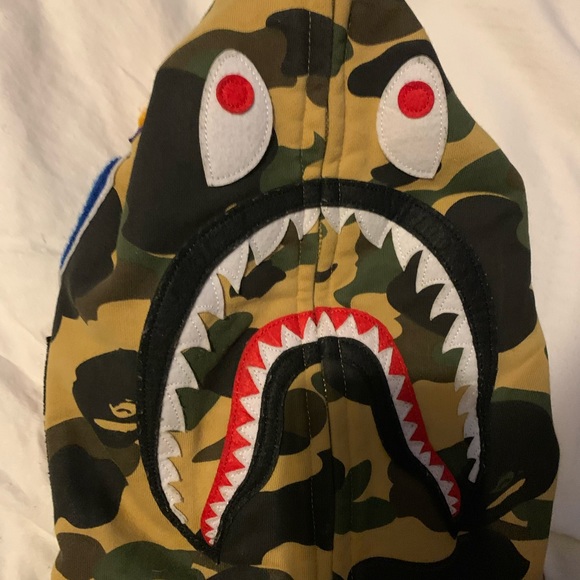 A Bathing Ape windstopper - Picture 4 of 8